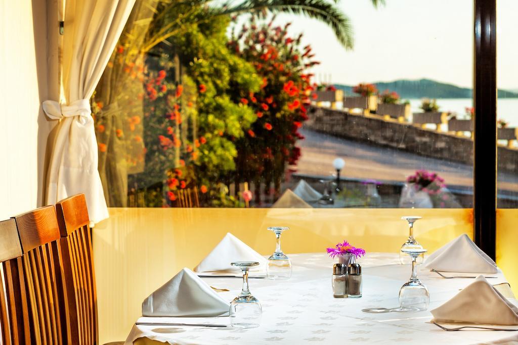 Xenios Theoxenia Hotel Ouranoupoli Exterior photo