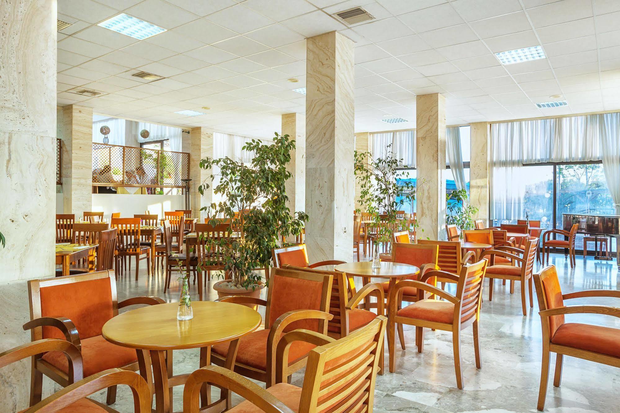Xenios Theoxenia Hotel Ouranoupoli Exterior photo